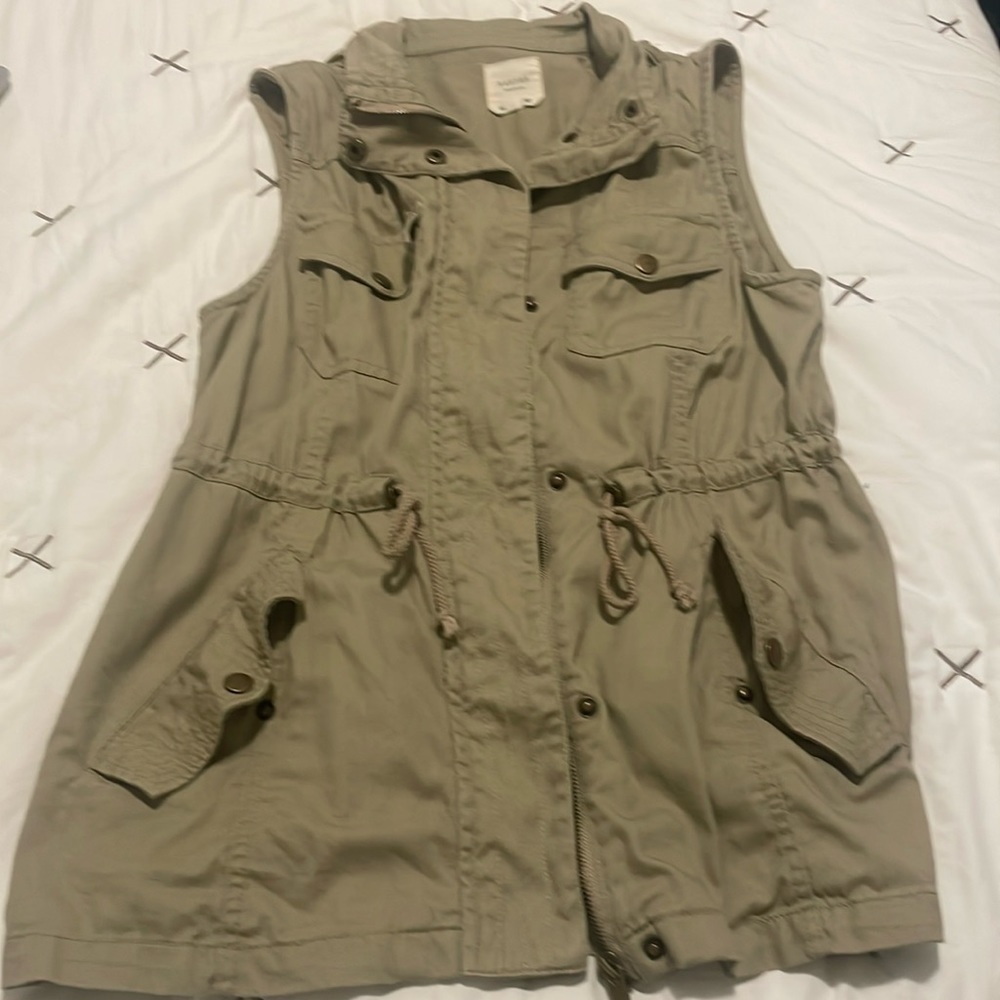 Sleeveless Utility Vest Jacket - Beige